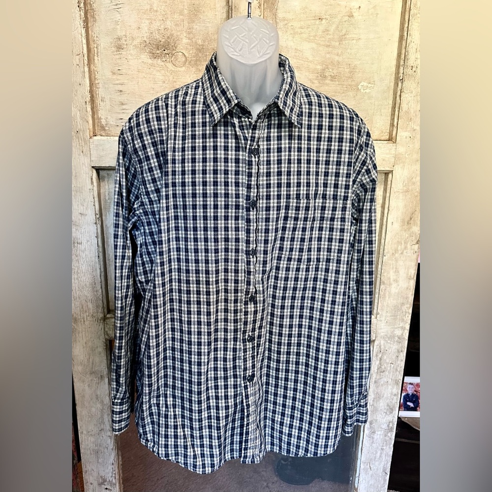Men’s Dockers Long Sleeve Button Down Shirt!!